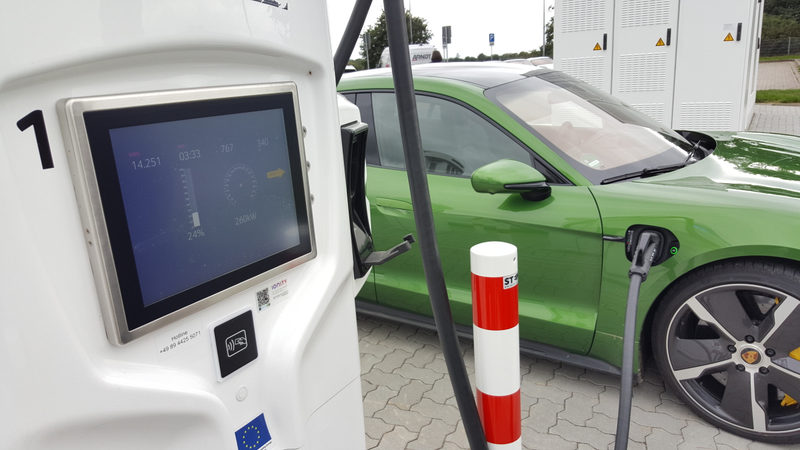 Illustration for article titled The Electric 2020 Porsche Taycan: What We Learned Over 400 Fast Miles